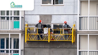 operai ristrutturano con logo horis